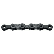 Zwarte KMC E12 Blacktech 12-speed ketting met 1/2" x 11/128" voor racefietsen en mountainbikes, zichtbaar in de afbeelding.