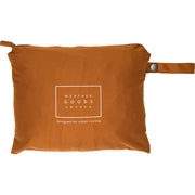 Waterdichte Weathergoods Sweden poncho Imbris van gerecycled materiaal, geschikt voor regenachtige dagen, met capuchon en ruime pasvorm