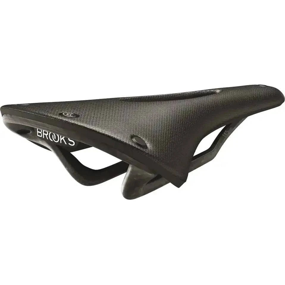 Brooks Fietszadel C13 Carved Cambium All Weather zwart op stadsfiets of e-bike, comfortabel en duurzaam, met carved ontwerp en all-weather afwerking