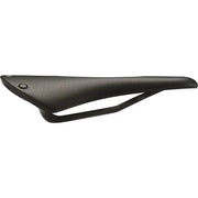 Brooks Fietszadel C13 Carved Cambium All Weather zwart op stadsfiets of e-bike, comfortabel en duurzaam, met leren afwerking.