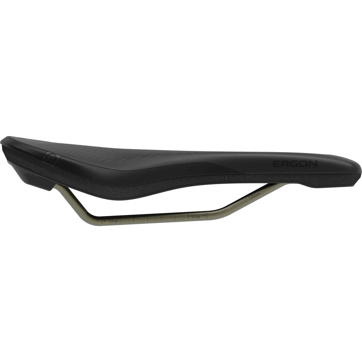 Ergon SR Allroad Core Pro racefiets en MTB zadel met ergonomisch ontwerp, zichtbaar op een fietsfiets met zwarte en grijze details