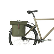Basil City MIK Studs fietstas voor fietsers, 14-16 liter, mosskleur, eenvoudige enkelmodel met studs design.