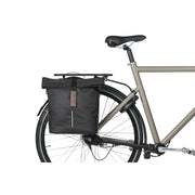Basil City MIK Studs fietstas voor 14-16 liter, zwarte enkelwandige fietstassen met studs, geschikt voor stadsfietsen
