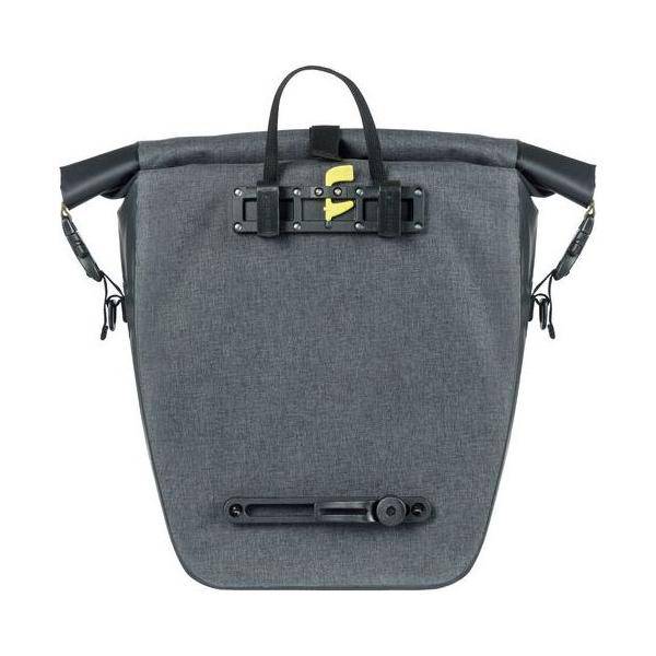Basil Enkele Fietstas Navigator Storm L 25-31 Liter 46 X 36 X 18 Cm - Zwart - Le coq wielerartikelen