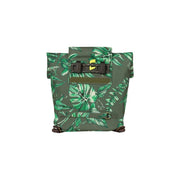 Basil Ever-Green fietsrugzak van gerecycled PET, waterafstotend, 14-19 liter, thyme groen, 28x16x35 cm, met hook-on bevestiging