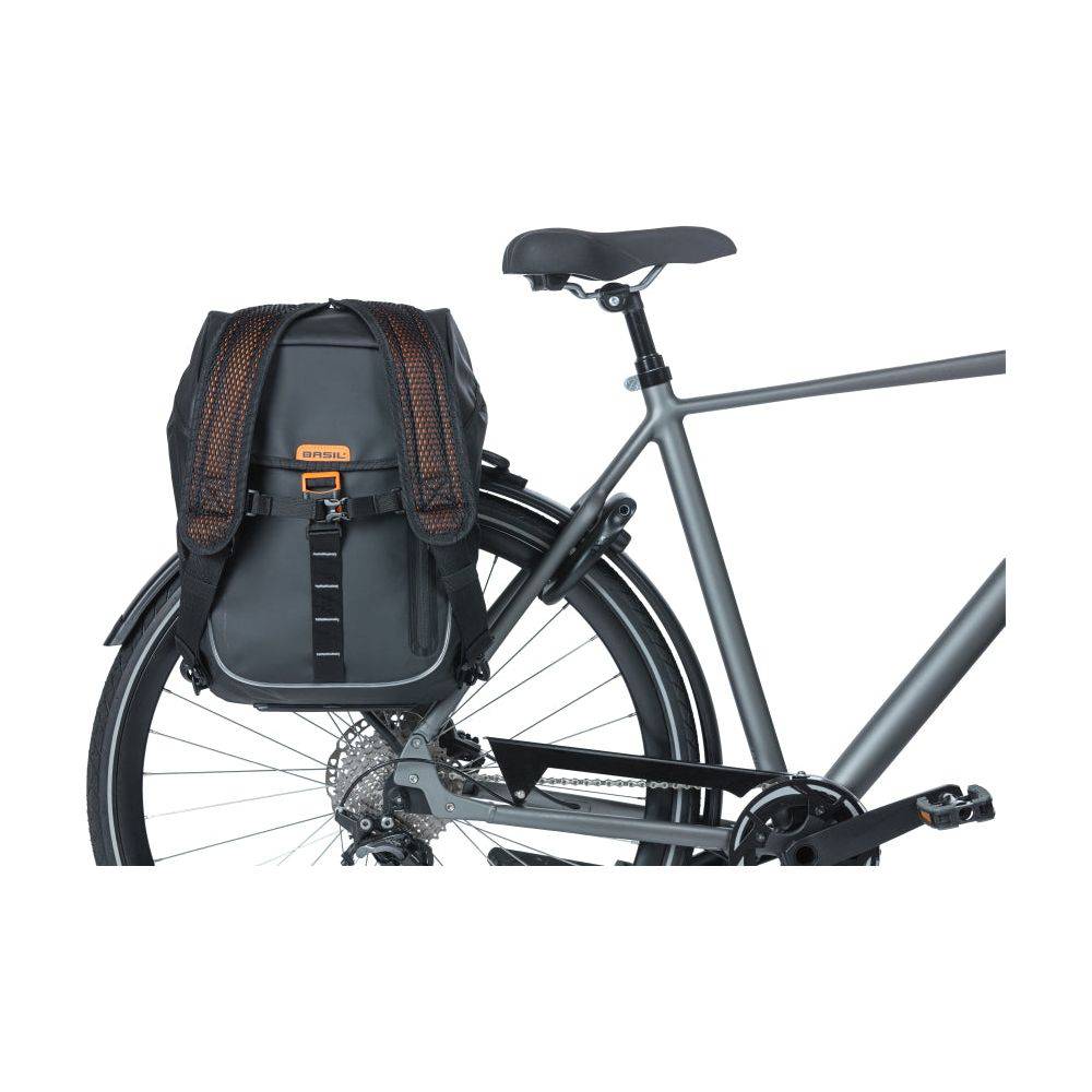 Basil Fietsrugzak Miles Daypack Nordlicht 17 Liter 31 X 17 X 44 Cm - Le Coq Wielerartikelen