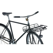 Basil Portland voordrager voor 26/28 inch fiets, zwart aluminium met opstaande rand voor extra draagcapaciteit