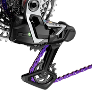 Sram Force Xplr AXS achterderailleur 13-speed in zwart, met maximale 46T capaciteit, zichtbaar in de afbeelding