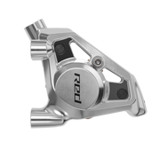 Zwarte Sram Red AXS E1 12/13 hydraulische shifters en remmen, carbon handgrepen, zijaanzicht van de linker en rechter shifter.