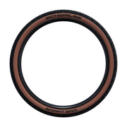Schwalbe MTB buitenband 29" Smart Sam Addix Performance in zwart en bronze, getoond op de fiets.