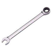 Icetoolz steek- en ringratelsleutel van 8 mm, overig gereedschap, ligt op een werkbank.