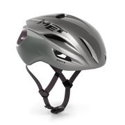 MET racefietshelm Manta Mips met aerodynamisch ontwerp en verstelbare banden, geschikt voor wielrenners.