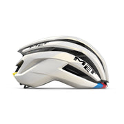 MET Trenta 3K Carbon MIPS racefietshelm met rainbow design, zijaanzicht, lichte carbon constructie en veiligheidstechnologie