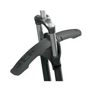 Zwart SKS Mudrocker voorspatbord voor 27,5/29-inch fietsen, gemaakt van PVC, beschermt tegen modder en water tijdens het rijden.