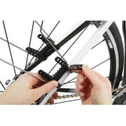 Zwarte M-Wave Mud Max Race QR 33 Ext spatbordenset voor fietsen, beschermt tegen modder en water tijdens het rijden.