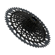 Zwarte SRAM XG-1295 Eagle 12-speed cassette 10-50 voor mountainbikes, zichtbaar op de afbeelding.