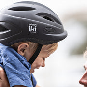 Urban Iki kinder fietshelm in groen, verstelbare maat 44-48 cm, lichte en veilige helm voor kinderen.