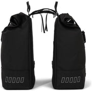 Urban Proof dubbele fietstas rolltop, gerecycled doek, 38 liter, zwart, geschikt voor fietsendrager, 30x15x42 cm.