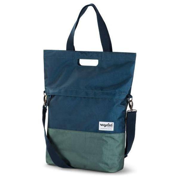 Blauwe en groene Urban Proof fietstas van gerecycled PET, enkel model, 20 liter, geschikt voor fietsers en dagelijks gebruik.
