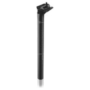 Zwart aluminium XLC All Ride SP-O02 zadelpen met setback voor fiets, zichtbaar in close-up, met montage- en bevestigingsonderdelen