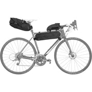 Zwarte Topeak Midloader frametas voor fiets, stevige waterdichte tas met bevestigingsbanden en opbergvak voor accessoires