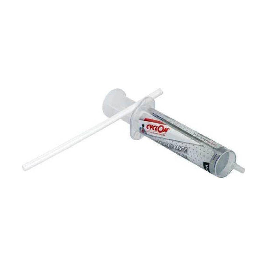 CyclOn Course 20 ml doseerspuit voor navenvet, onderhoudsmiddel voor dierenverzorging, heldere plastic spuit met maatstreep.