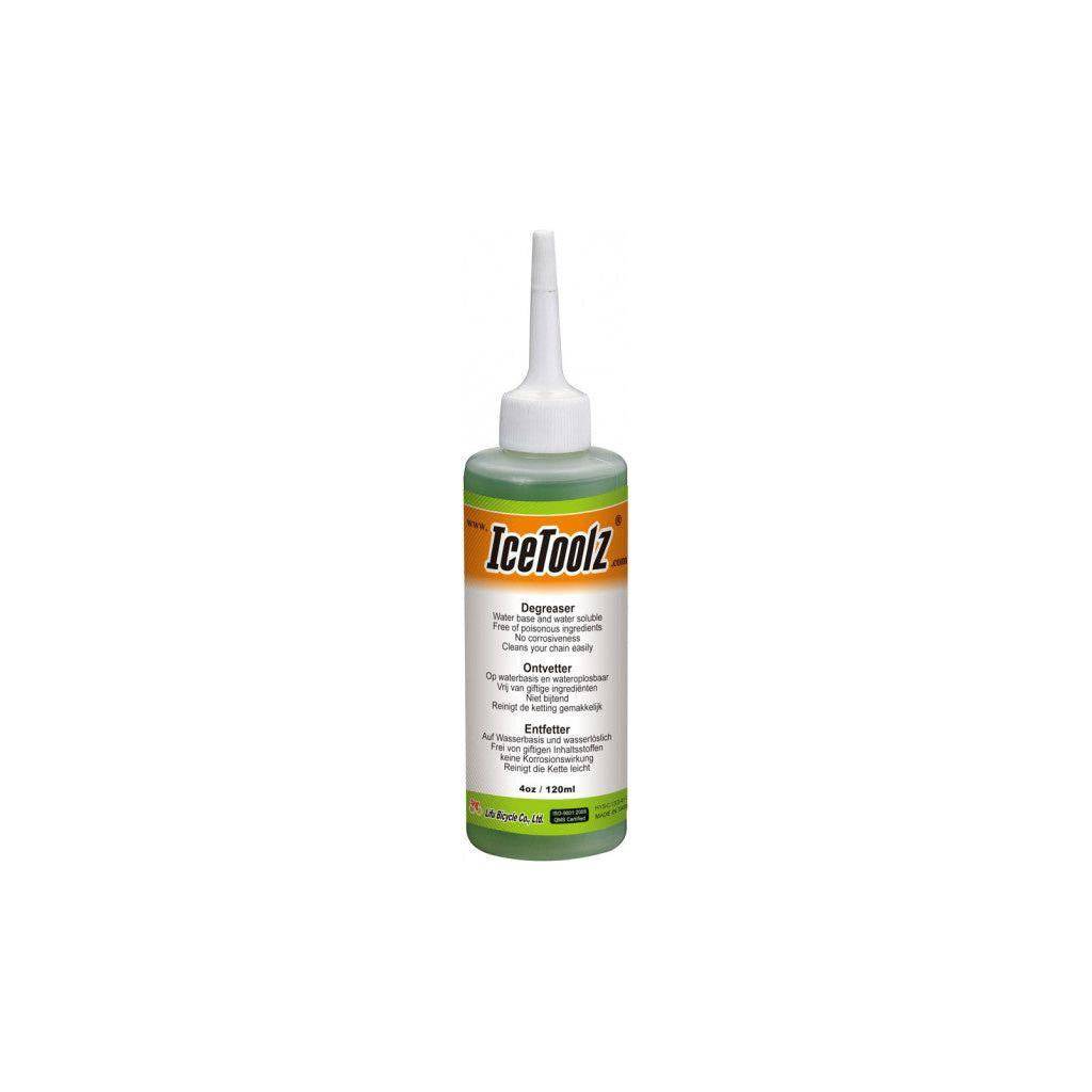 Icetoolz geconcentreerde ontvetter C134 in een zwarte fles, geschikt voor het reinigen en ontvetten van oppervlakken.