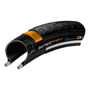 Zwarte Continental Supersport Plus racefietsband met glad loopvlak en lage rolweerstand, geschikt voor snelle wielerritten.