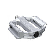 Shimano MTB platform pedalen met brede aluminium voetplaat voor stabiele grip en duurzaamheid.