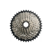 Shimano SLX CS-M7000 11-speed cassette met HG spider-constructie, zichtbaar met goudkleurige tandwielen en stevige constructie