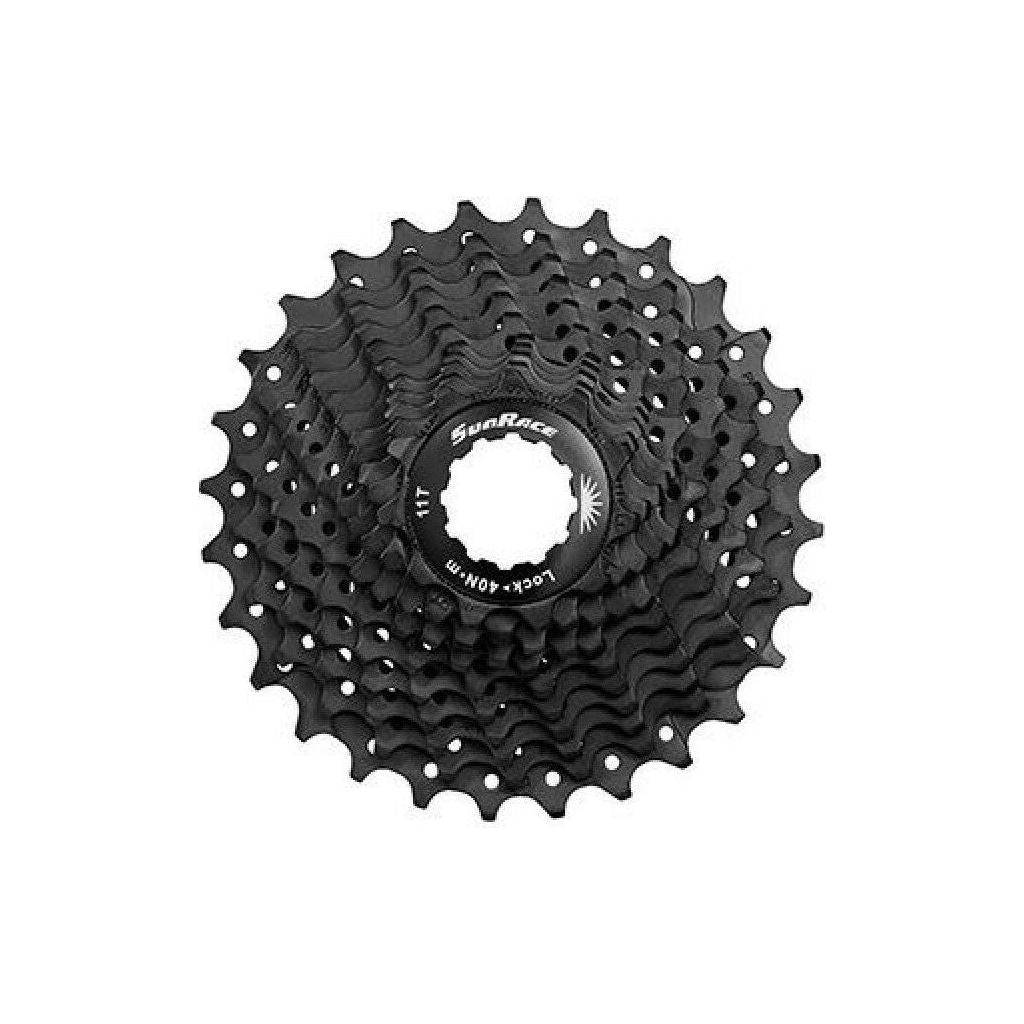 Zwarte Sunrace CSRS3 11-speed cassette met 11-28T tandwielen voor racefietsen, zichtbaar op de afbeelding.