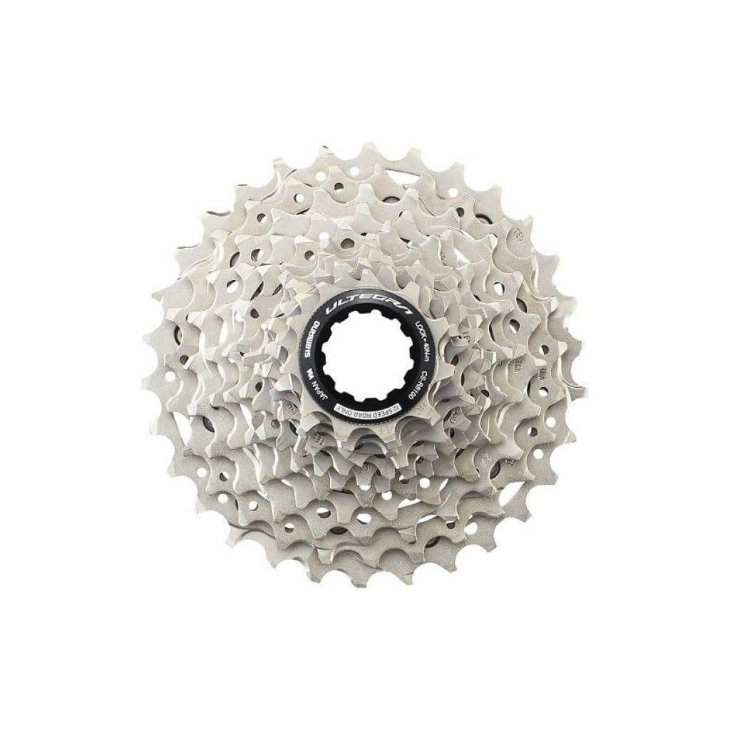 Shimano Ultegra CS-R8100 12-speed cassette met metalen tandwielen en zwart chassis, geschikt voor racefietsen.