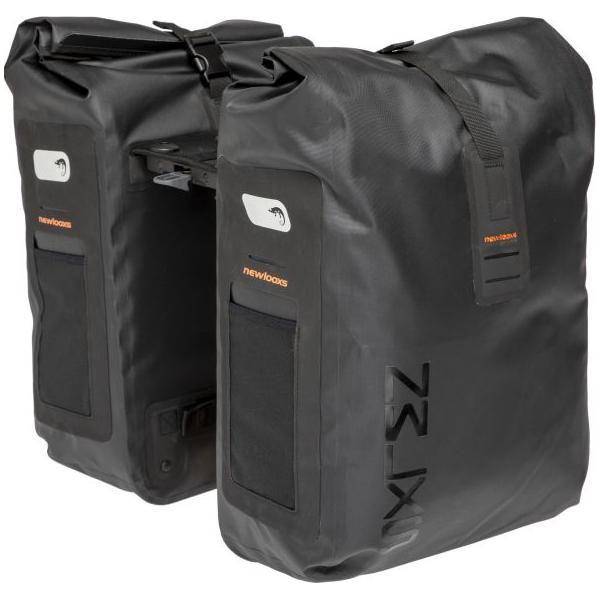 Zwarte New Looxs Varo dubbele fietstas met 40 liter inhoud, waterdicht en geschikt voor racktime dragers.