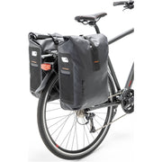 Zwarte New Looxs Varo dubbele fietstas, waterdicht, 40 liter capaciteit, geschikt voor racktime achterdrager, overzichtelijke inhoud.