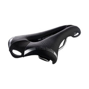 Zwart Selle Italia Max Flite Gel Superflow racefiets en MTB zadel met titanium rails, comfortabel en lichtgewicht, geschikt voor wielrennen.