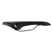 Zwart Selle Italia Max SLR Gel Superflow racefiets- en MTB-zadel met titanium rails en ergonomisch ontwerp.
