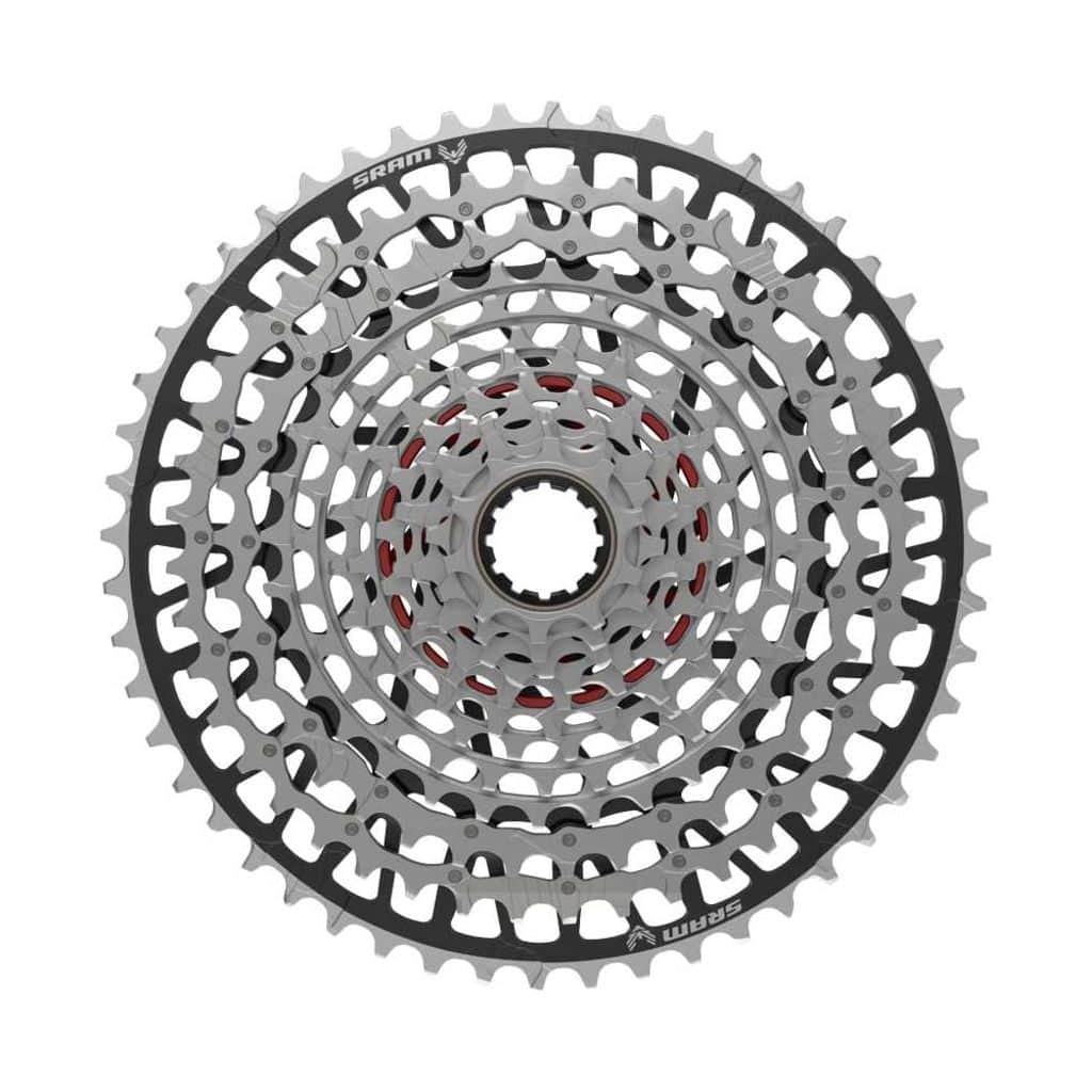 Zwarte Sram XS1297 T A1 12-speed cassette met 10-52T voor mountainbikes, zichtbaar op de afbeelding.