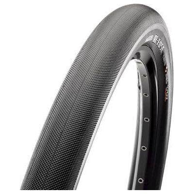 Maxxis Re-Fuse 700 buitenband voor fietsen, robuust en geschikt voor diverse terreinomstandigheden, zichtbaar in de afbeelding.