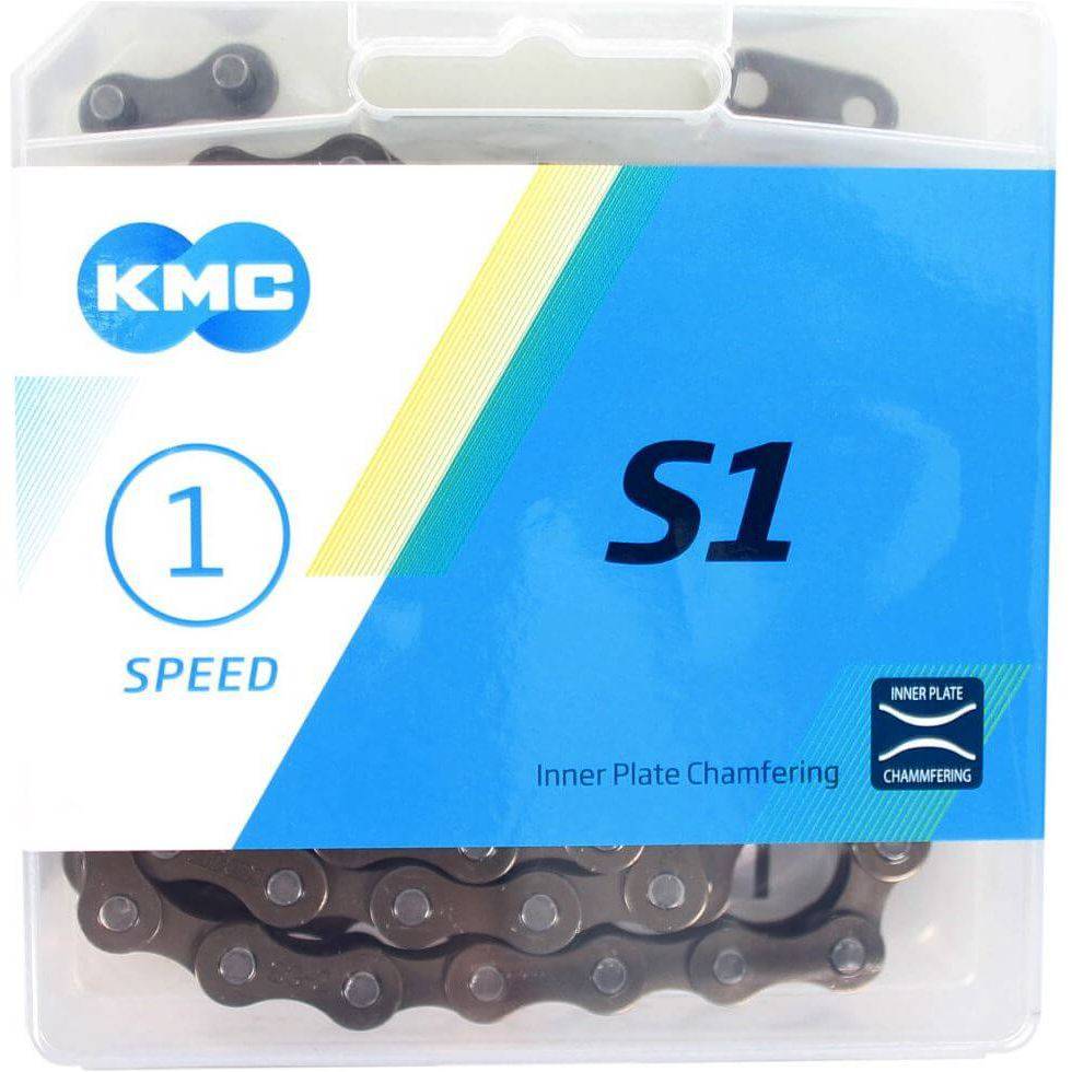 Bruine KMC S1 Wide ketting voor single speed fiets, 112 schakels, 1/2" x 1/8" breed, zichtbaar in de afbeelding.
