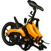 Elektrische vouwfiets Bohlt X160 in oranje, compact frame en handvat, klaar voor gebruik op de weg.