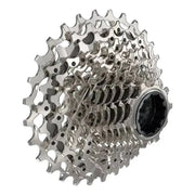 Sram Xg1250 D1 12-speed cassette in zilver, geschikt voor mountainbikes en racefietsen, met stevige constructie en soepele schakeling.
