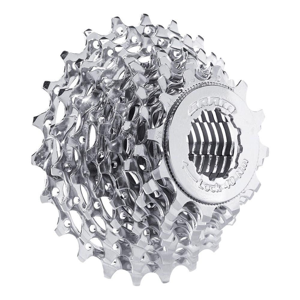 Zilveren Sram PG950 cassette voor 9-speed fietsen, zichtbaar met tandwielen en splines.